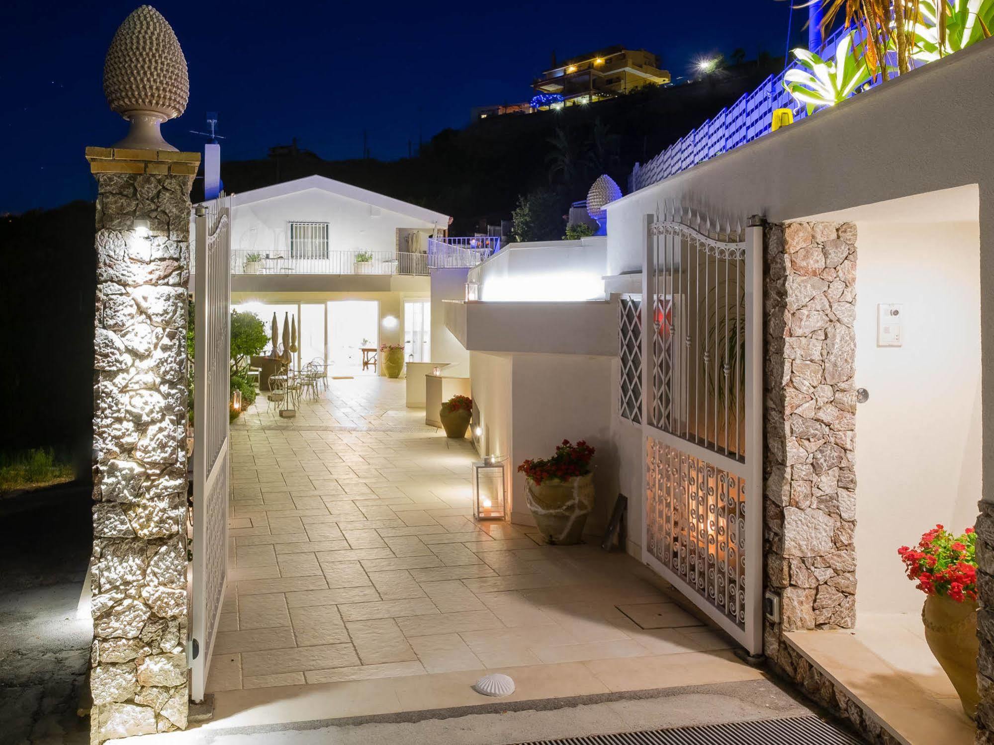 Sciccosa Guest House Таормина Экстерьер фото